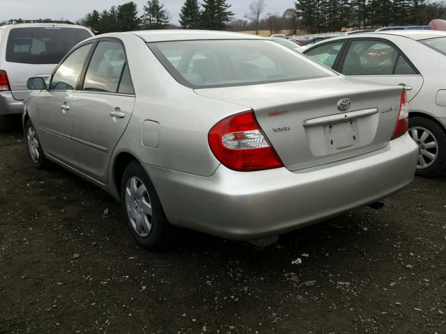 4T1BE32K24U875522 - 2004 TOYOTA CAMRY LE ვერცხლისფერი ფოტო 3