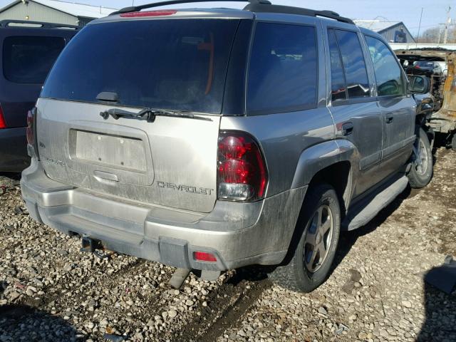 1GNDT13S422386657 - 2002 CHEVROLET TRAILBLAZE SILVER photo 4