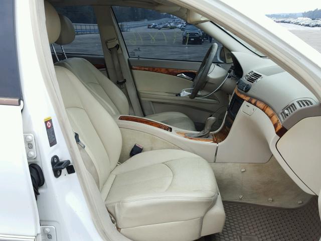 WDBUF56J66A745088 - 2006 MERCEDES-BENZ E 350 WHITE photo 5