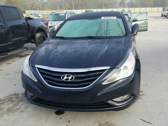 5NPEB4AC0DH651931 - 2013 HYUNDAI SONATA GLS BLUE photo 9