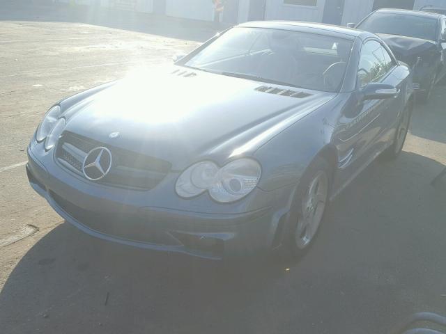 WDBSK75F95F105213 - 2005 MERCEDES-BENZ SL 500 GRAY photo 2