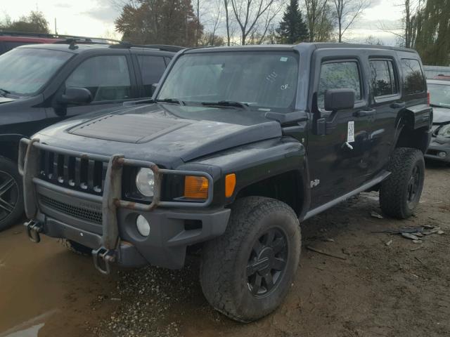 5GTDN13E678246653 - 2007 HUMMER H3 BLACK photo 2