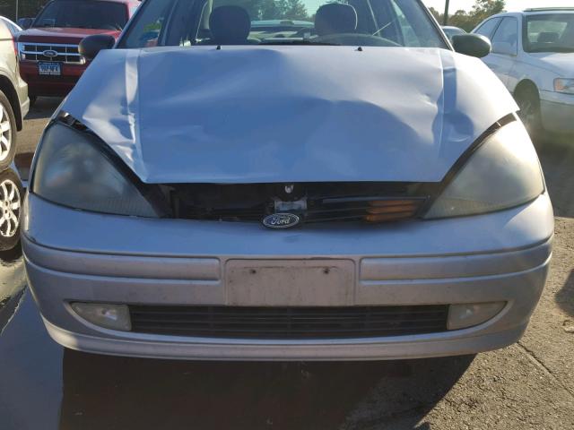 1FAFP38Z14W111322 - 2004 FORD FOCUS ZTS GRAY photo 9