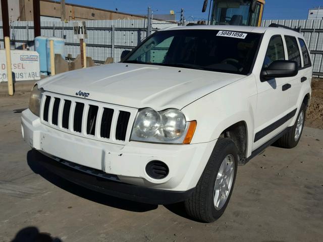 1J4GS48K75C561589 - 2005 JEEP GRAND CHER 白色 照片 2
