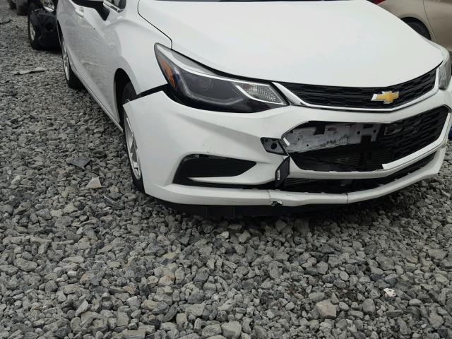 1G1BE5SM1H7123938 - 2017 CHEVROLET CRUZE LT WHITE photo 9