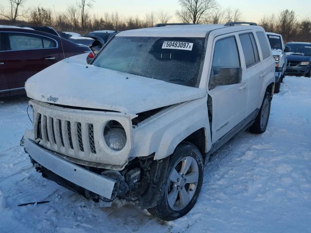 1C4NJPFB9GD700221 - 2016 JEEP PATRIOT LA WHITE photo 2