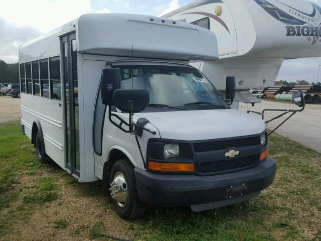 1GB3G2BG9B1127037 - 2011 CHEVROLET EXPRESS G3 WHITE photo 1