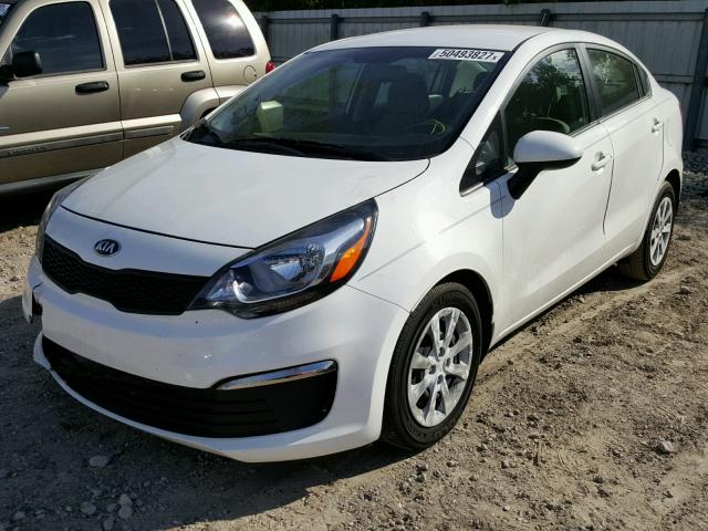 KNADM4A36G6638988 - 2016 KIA RIO LX WHITE photo 2