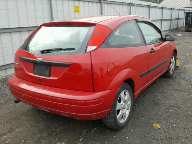 3FAFP31353R147375 - 2003 FORD FOCUS ZX3 RED photo 4