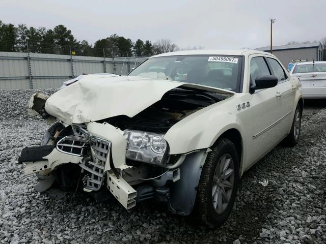 2C3KA43R58H250840 - 2008 CHRYSLER 300 LX CREAM photo 2