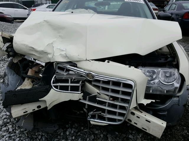 2C3KA43R58H250840 - 2008 CHRYSLER 300 LX CREAM photo 9