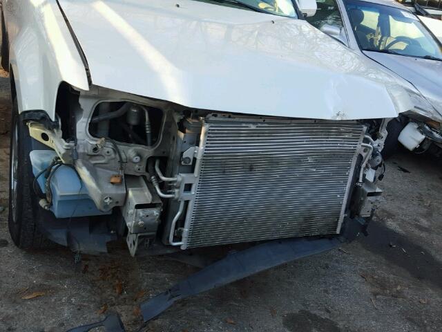 1FMCU04789KA86258 - 2009 FORD ESCAPE LIM SILVER photo 9