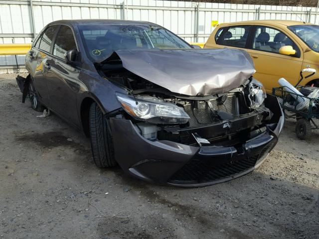 4T1BF1FK2FU957488 - 2015 TOYOTA CAMRY LE GRAY photo 1