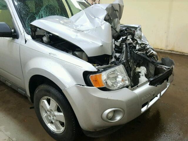 1FMCU0D74CKC64982 - 2012 FORD ESCAPE XLT SILVER photo 9