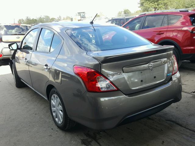 3N1CN7AP0GL819092 - 2016 NISSAN VERSA S GRAY photo 3