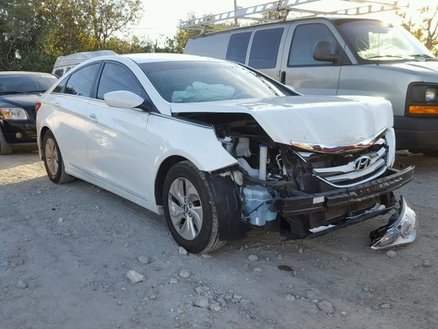 5NPEB4AC3EH818364 - 2014 HYUNDAI SONATA GLS WHITE photo 1