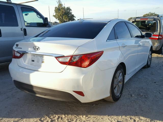 5NPEB4AC3EH818364 - 2014 HYUNDAI SONATA GLS WHITE photo 4