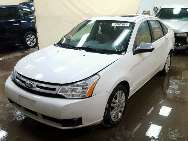 1FAHP3HN6BW178792 - 2011 FORD FOCUS SEL WHITE photo 2