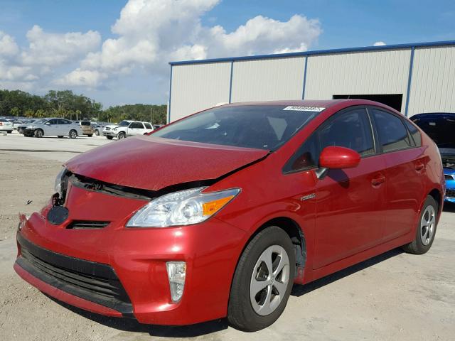 JTDKN3DU2F0452517 - 2015 TOYOTA PRIUS RED photo 2