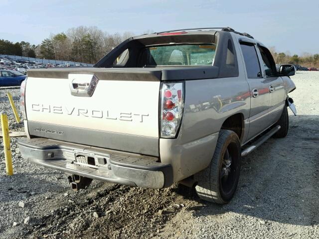 3GNEC12Z55G156253 - 2005 CHEVROLET AVALANCHE SILVER photo 4