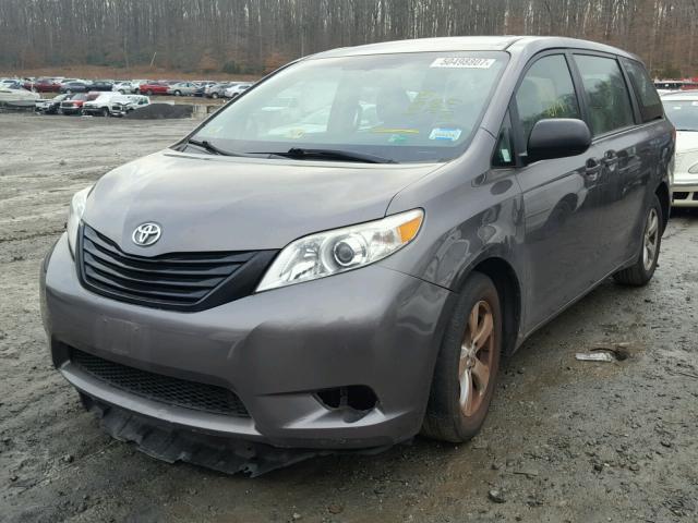 5TDZK3DC9BS106227 - 2011 TOYOTA SIENNA BAS GRAY photo 2