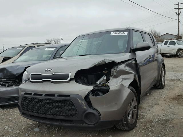 KNDJN2A25E7019224 - 2014 KIA SOUL GRAY photo 2