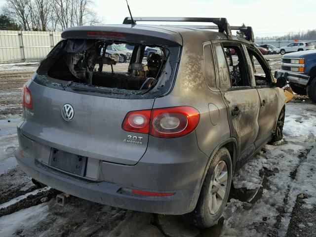 WVGBV7AX2AW522346 - 2010 VOLKSWAGEN TIGUAN SE GRAY photo 4