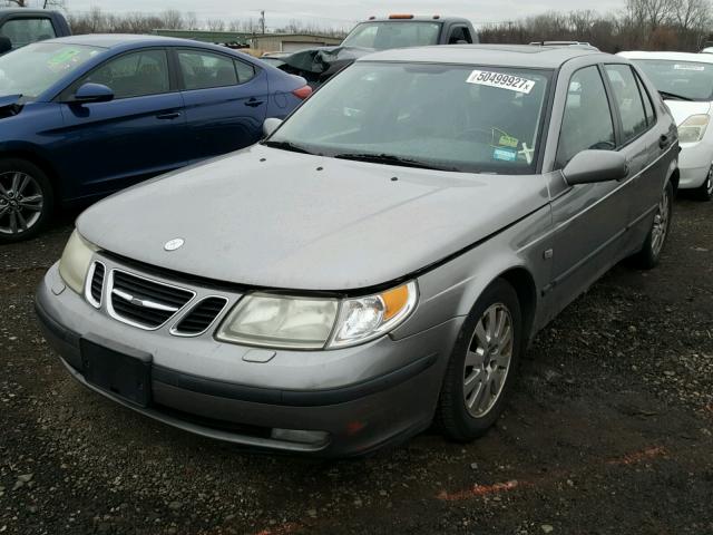 YS3EB49E523045046 - 2002 SAAB 9-5 LINEAR SILVER photo 2