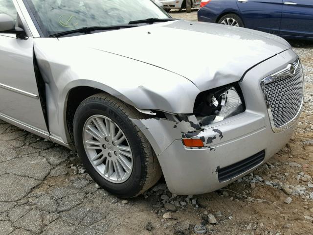 2C3LA43R78H132941 - 2008 CHRYSLER 300 LX SILVER photo 9