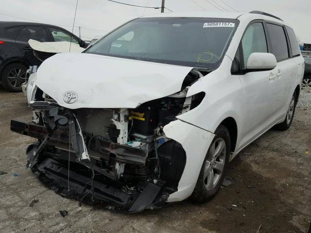 5TDKK3DC5BS011097 - 2011 TOYOTA SIENNA LE WHITE photo 2