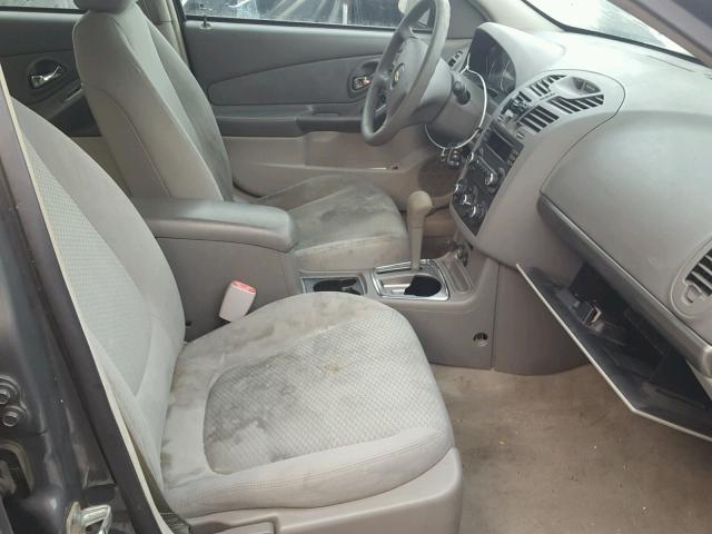 1G1ZS58F28F135036 - 2008 CHEVROLET MALIBU LS GRAY photo 5