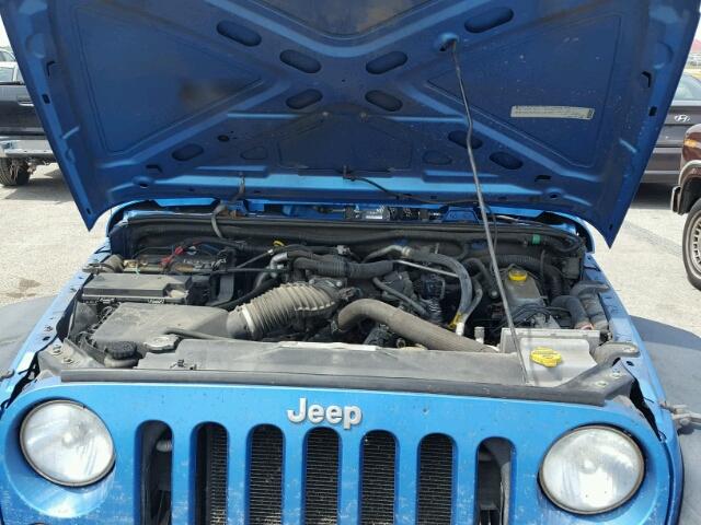 1J4BA3H14AL166603 - 2010 JEEP WRANGLER U BLUE photo 7