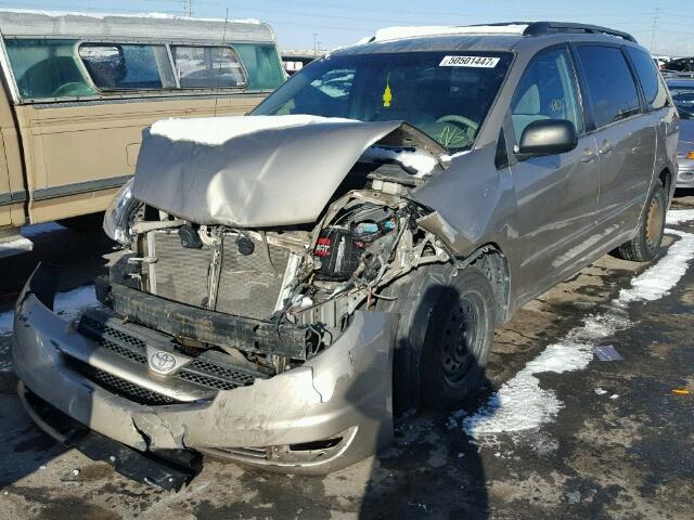 5TDZA23C65S262700 - 2005 TOYOTA SIENNA CE GOLD photo 2