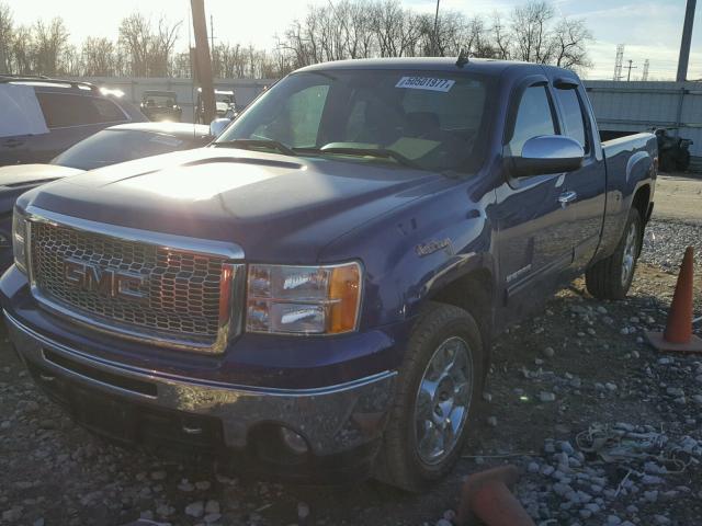 1GTSKVE32AZ207831 - 2010 GMC SIERRA K15 GRAY photo 2