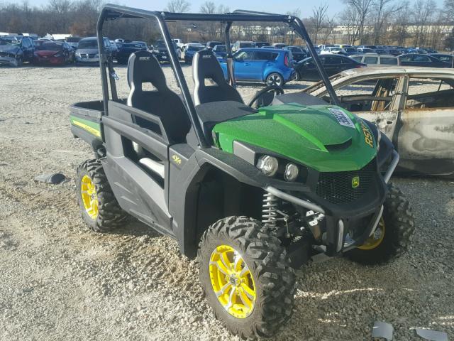 1M0860TBTGM010401 - 2016 JOHN DEERE GATOR GREEN photo 1