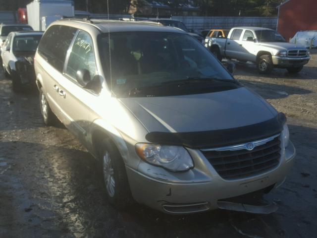 2C4GP54L45R501577 - 2005 CHRYSLER TOWN & COU GOLD photo 1