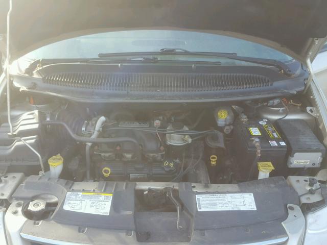 2C4GP54L45R501577 - 2005 CHRYSLER TOWN & COU GOLD photo 7