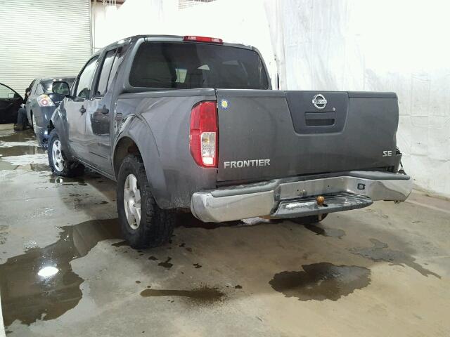 1N6AD07U88C407508 - 2008 NISSAN FRONTIER C GRAY photo 3