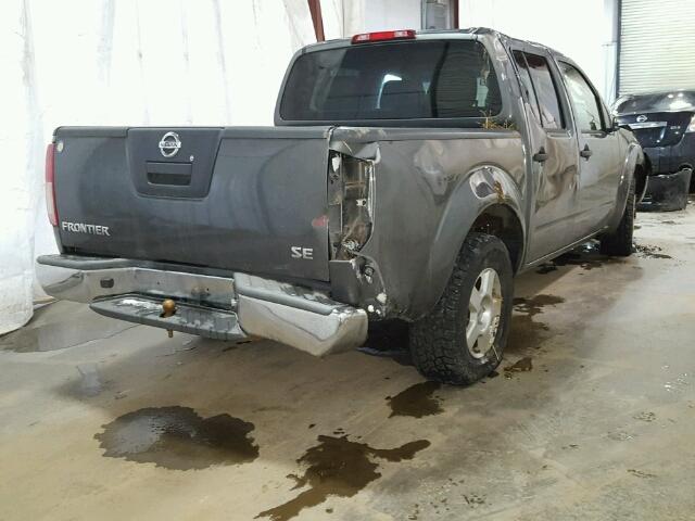 1N6AD07U88C407508 - 2008 NISSAN FRONTIER C GRAY photo 4