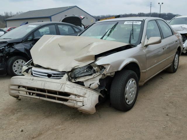 4T1BG22K3VU786421 - 1997 TOYOTA CAMRY CE GOLD photo 2