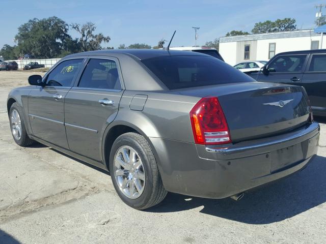 2C3KA63H18H135994 - 2008 CHRYSLER 300C GRAY photo 3