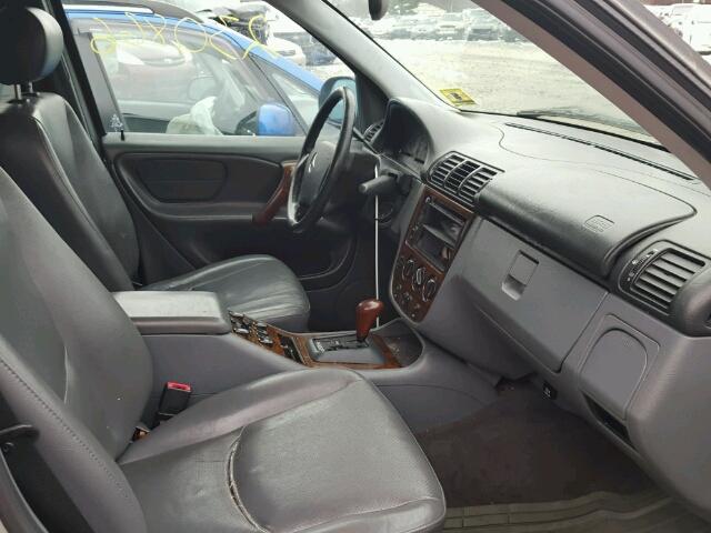 4JGAB72E5XA104516 - 1999 MERCEDES-BENZ ML 430 银色 照片 5