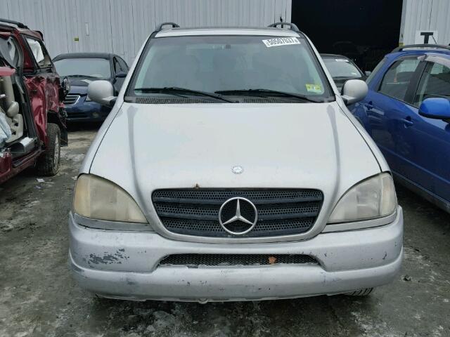 4JGAB72E5XA104516 - 1999 MERCEDES-BENZ ML 430 银色 照片 9
