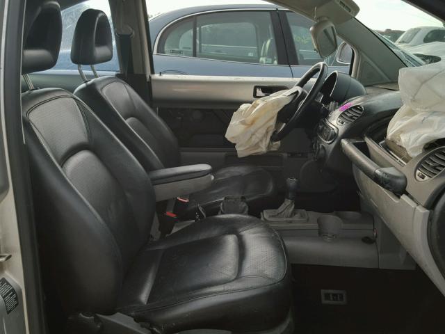 3VWDD21C0YM461781 - 2000 VOLKSWAGEN NEW BEETLE 银色 照片 5