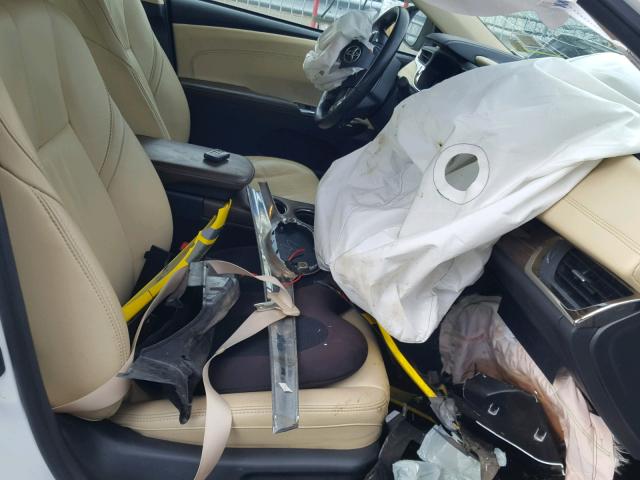 4T1BK1EB4DU010589 - 2013 TOYOTA AVALON BAS Blanc photo 5