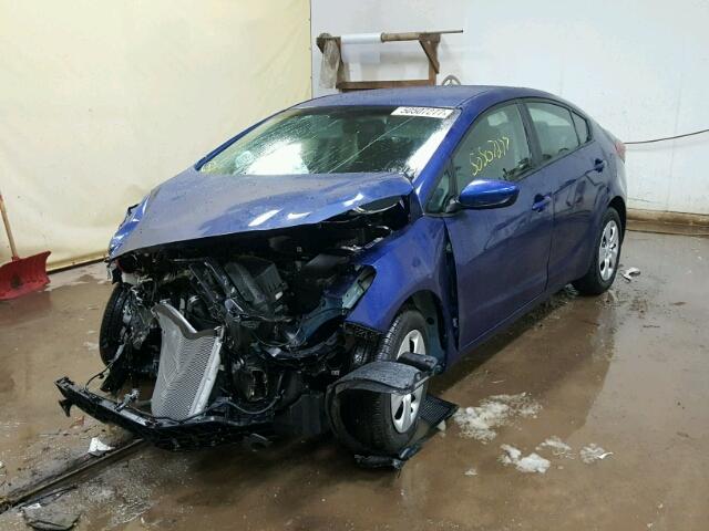 3KPFK4A70HE143220 - 2017 KIA FORTE LX BLUE photo 2