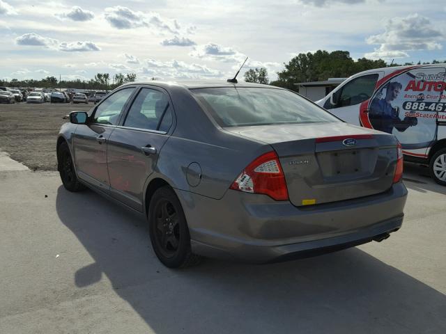 3FAHP0HA0BR143146 - 2011 FORD FUSION SE GRAY photo 3