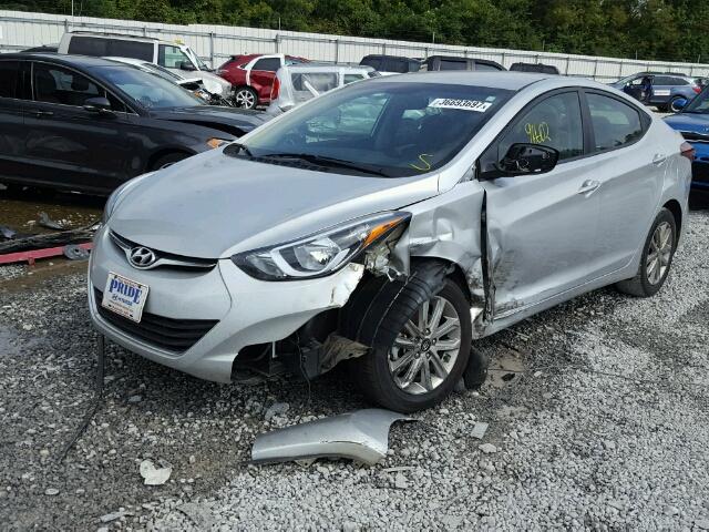 5NPDH4AE1GH657379 - 2016 HYUNDAI ELANTRA SE SILVER photo 2