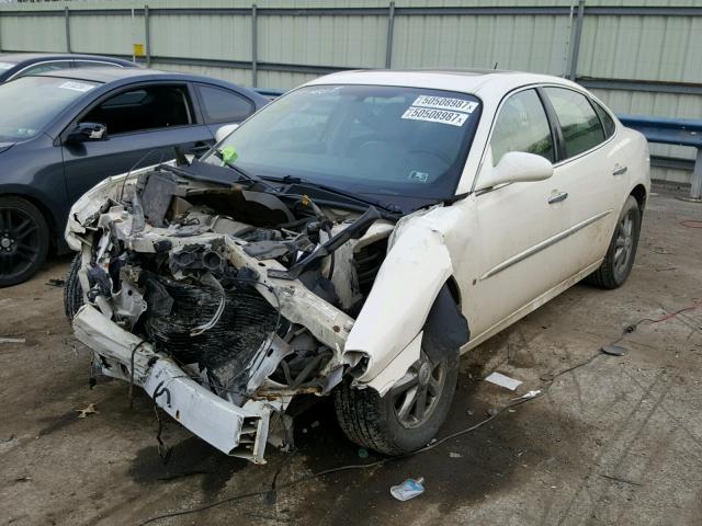 2G4WD582481202191 - 2008 BUICK LACROSSE C WHITE photo 2