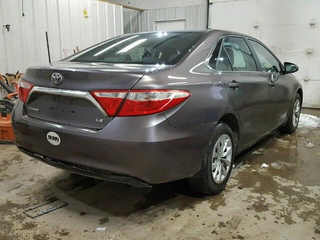 4T4BF1FK9FR493170 - 2015 TOYOTA CAMRY LE GRAY photo 4